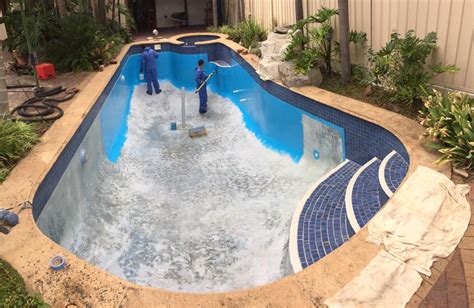 How To Paint Your Swimming Pool Ready For Summer