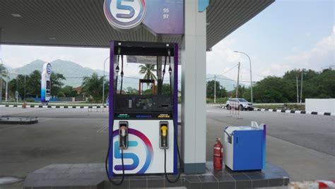 The group supplies and manages distribution services to petrol station operators, as well as constructing new stations. FIVE : Stesen minyak terbaru di Malaysia | CariGold Forum