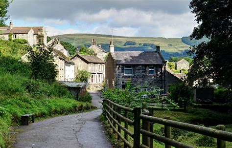 Castleton Derbyshire The Beautiful Little Village Of Cast Flickr