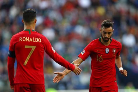 Bruno fernandes and cristiano ronaldo. Dimitar Berbatov issues Bruno Fernandes and Cristiano ...