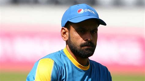 Pakistan Cricketer Mohammad Hafeez Robbed Of Usd As Thieves Steal