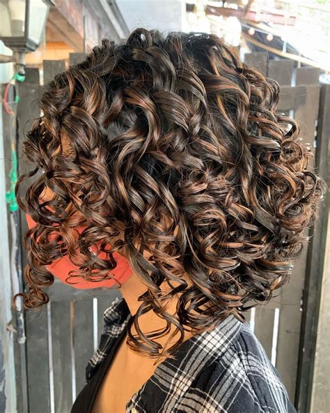 18 Stunning Curly Hair Highlights Ideas For 2022 Tikli Curly Balayage