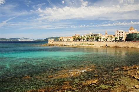 Mit den fähren nach sizilien von grimaldi lines rückt eine der perlen süditaliens greifbar nahe!. Alghero - den lilla Barcellona i Italien