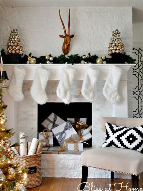 Top Elegant And Dreamy White And Gold Christmas Decoration Ideas
