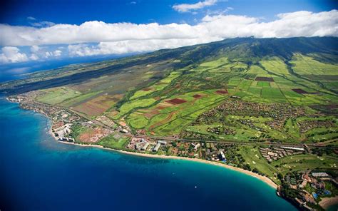 Hawaiʻi həˈvɐjʔi or həˈwɐjʔi) is a state in the western united states located in the pacific ocean about 2,000 miles (3,200 km) from the u.s. Hawaii Is Super Cheap This Fall | Travel + Leisure