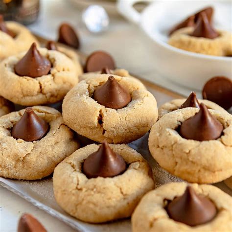 THE BEST PEANUT BUTTER BLOSSOMS Easy DIY Recipes