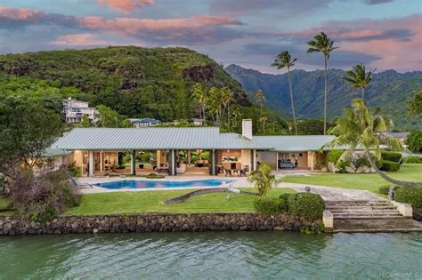 1964 Waterfront Home For Sale In Honolulu Hawaii — Captivating Houses