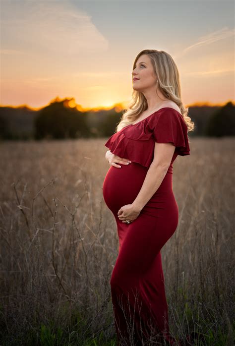 stunning sunset maternity session alicia wilson photography