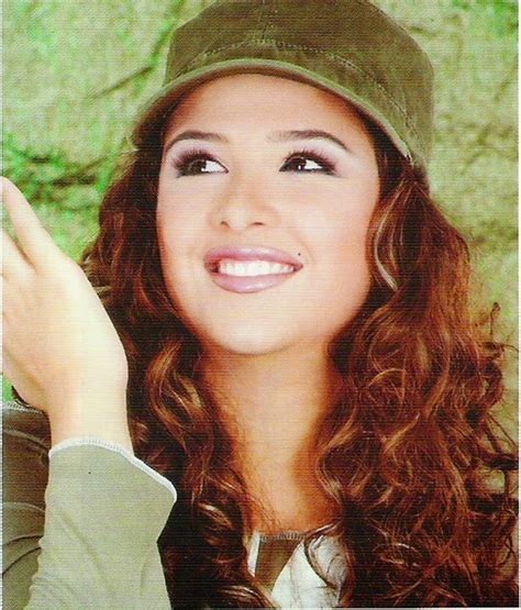 نبحث دائماً عن أي شيء إباحي يخص أي فنانة نعشقها لكن للأسف فناناتنا العربيات و المصريات خصوصاً نجمات السنوات الأخيرة لا يقدمون المشاهد الجنسية مثل فنانات السبعينات مثلاً وبالتالي لا يوجد سوى الصور المركبة بالفوتوشوب كما. موضة جديدة: اجدد صور الفنانة ياسمين عبد العزيز 2015 Photos ...