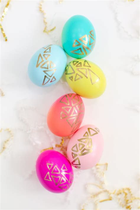 Diy Gold Geometric Easter Eggs Easter Egg Decorating Easter Eggs