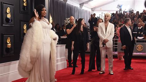 Grammys Red Carpet 2020 See What The Stars Are Wearing On Musics