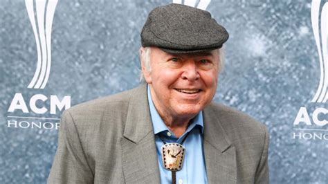 Country Music Hall Of Famer Roy Clark Dead At 85 975 Y Country