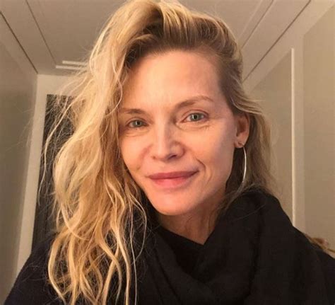 Michelle Pfeiffer Il Selfie Senza Trucco A 61 Anni Fa Il Giro Della Rete