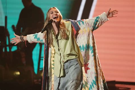 Lauren Daigle Performs Look Up Child On American Idol Tcb