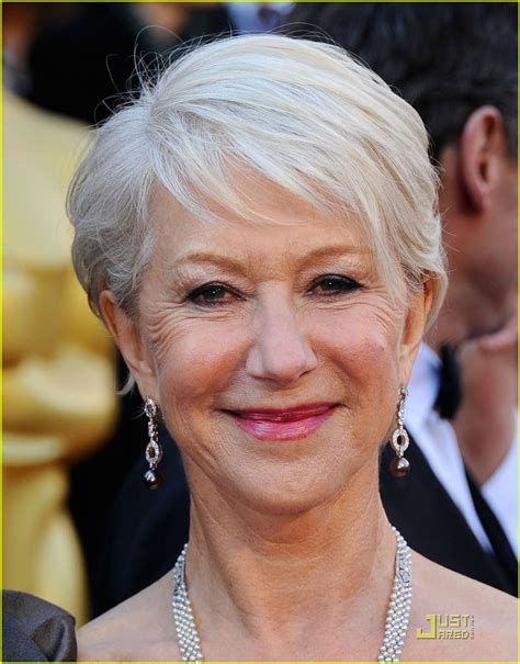 Helen Mirren Oscars 2011 Red Carpet Photo 2523725 2011 Oscars