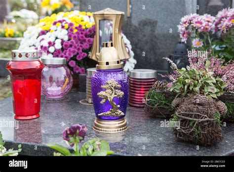 people remembering their loved ones who died Stock Photo - Alamy