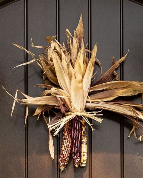 29 Diy Corn Stalk Décor Ideas Tips On Decorating With Corn Stalks