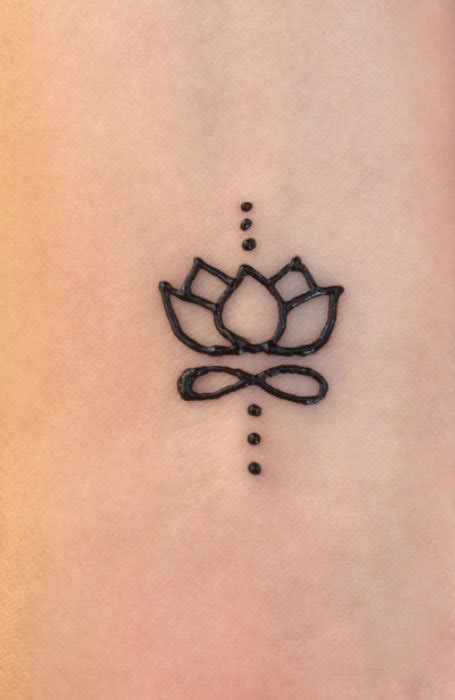 How to make easy henna tattoos. 18 Beautiful Henna Tattoos for Women in 2021 - The Trend ...