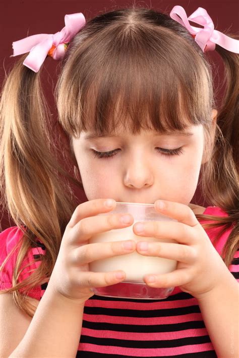 Alergia Na Mleko U Dzieci I Niemowl T Objawy I Leczenie Artyku Familie Pl