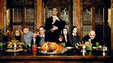 7 Best Thanksgiving Movies To Stream With The Whole