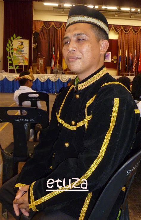 Pakaian adat malaisya pakaian etnik masyarakat sabah pakaian etnik kadazan kadazan pakaian istiadat masyarakat kadazan. Pakaian Tradisional Masyarakat Kadazan Dusun Negeri Sabah