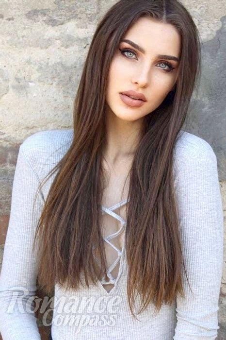 Date Ukraine Single Girl Julia Green Eyes Brunette Hair 24 Years Old Id1595667