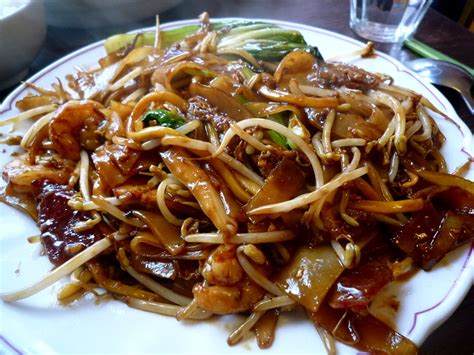 Toa payoh fried kway teow. melbourne gastronome: That old hawker magic at The Old ...