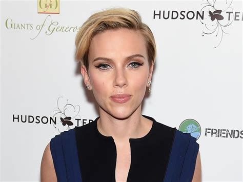 Scarlett Johansson Weds French Journalist Romain Dauriac In Secret