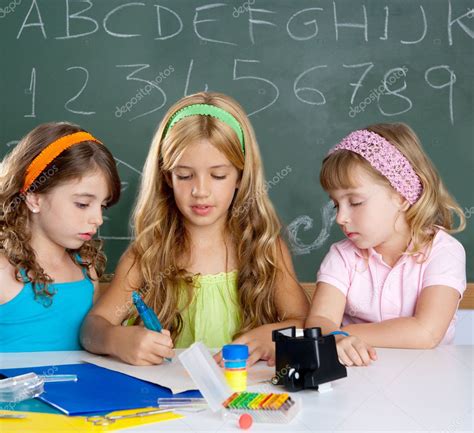 Kids Group Of Student Girls At School Classroom — Stock Photo
