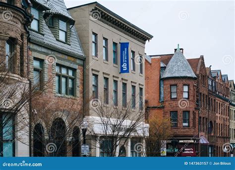 Edificios A Lo Largo De Charles Street En Mount Vernon Baltimore