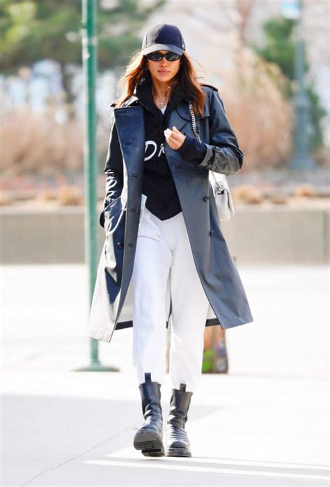 Huge range of womens 60s retro chelsea boots from dr martens, laceys and more. How To Wear Platform Chelsea Boots For Women 2020 ...