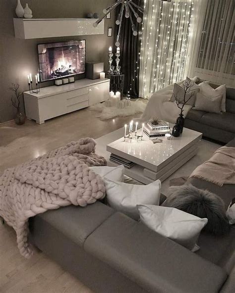 When you're selecting your furniture for your cozy living ... More desing ideas for small spaces.
