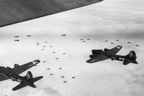 B 17 Flying Fortress Formation 381 Bomb Group 535 Bomb Squadron World