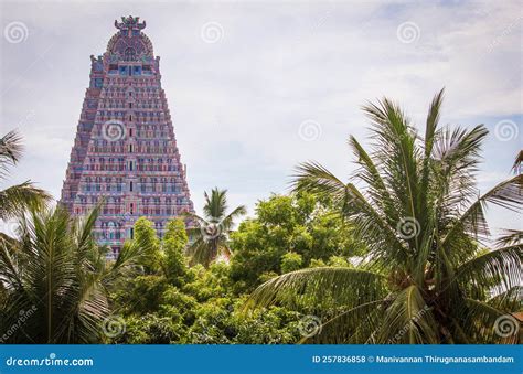 View Of The Main Tower Of Sri Ranganathaswamy Temple Srirangam Tamil