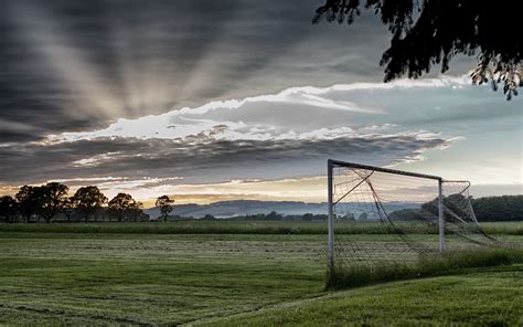 Coole hintergrundbilder für dein smartphone mit fußballmannschaften und fußballspielern!. sunrise, Goal, Clouds, Soccer Pitches Wallpapers HD ...