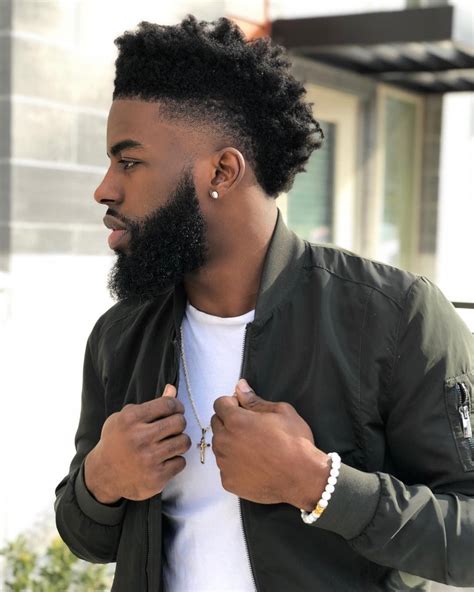 We break down what a drop fade is and showcase some of the best drop fade hairstyles for men in 2021. Pin on sexxiness