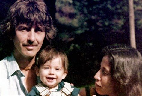 George Harrison Su Esposa E Hijo Anuncian Posible Documental Sobre Gira De Rock Pop