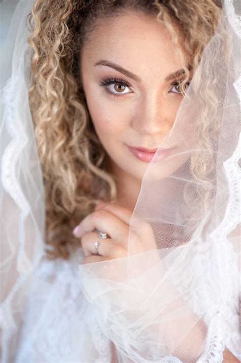 Should You Do A Bridal Boudoir Or Wedding Boudoir Shoot Jen Vazquez Photography