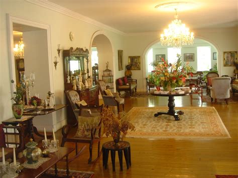 Plantation home style stars in the descendants. Plantation house | Just the foyer, notice the interior ...