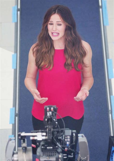 Jennifer Garner Filming A Capital One Commercial In Los Angeles