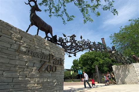 Lincoln Park Zoo Entrance