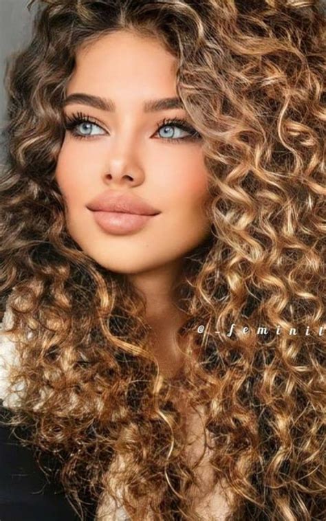Pin By Lignac On Cheveux Beautiful Curly Hair Curly Hair Styles Long Hair Styles