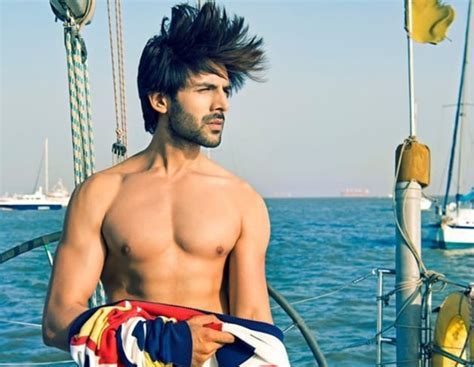Kartik Aryan Posts Shirtless Pic Amid Self Isolation ‘you Can Lockdown A Man You Cant