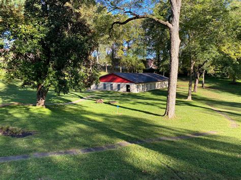 The Grand Oak Pavilion