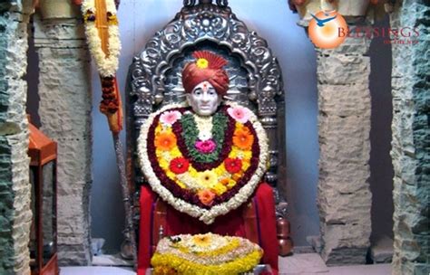 Shri gajanan maharaj samadhi temple is at the center surrounded by two specious entrance gatesin the north and. Who was Gajanan Maharaj? - Quora