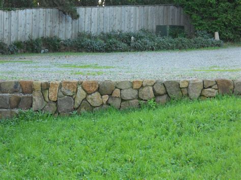 Pin By Trish Avery On Houses And Landscapes Stone Retaining Wall