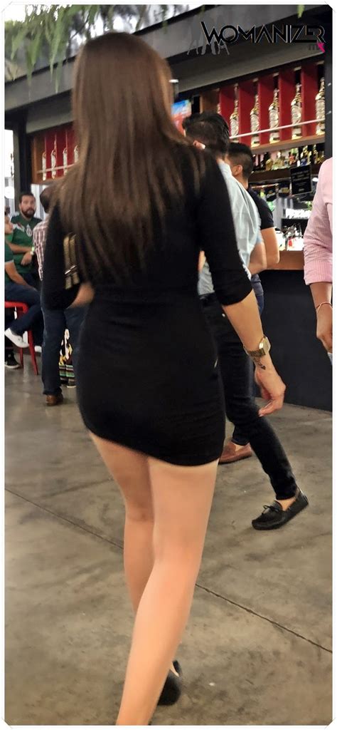 Chica Ense Ando Sexys Piernas En Mini Vestido Mujeres Bellas En La Calle