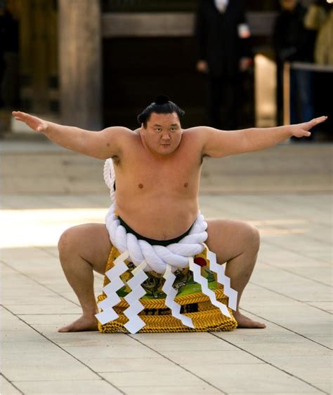Mongolian Born Grand Sumo Champion Yokozuna Hakuho Performs New Years