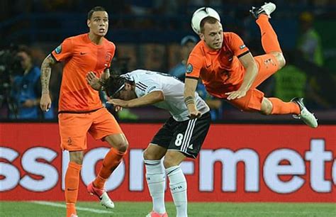 In 2007 startte het bedrijf ook in belgië en in juli 2009 in nederland. UEFA Nations League - Preview & Best Odds for Netherland v ...