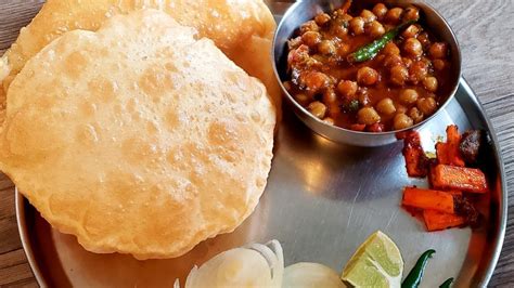 In this recipe i will tell you how to today i am posting a very delicious home style palak chole and bhature recipe. Chole Bhature recipe/instant Bhature/ Punjabi style chole ...
